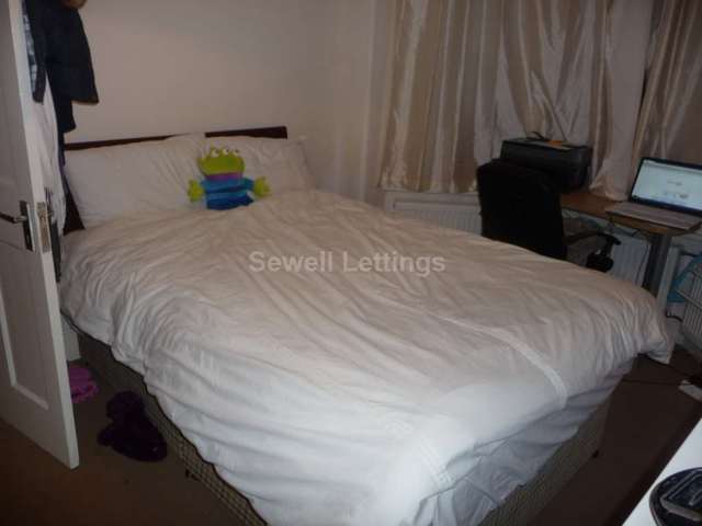  Image of 4 bedroom Detached house to rent in Norris Road Earley Reading RG6 at Norris Road  Reading, RG6 1NJ