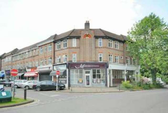  Image of 3 bedroom Flat for sale in North Approach Northwood HA6 at North Approach  Moor Park, HA6 2JH