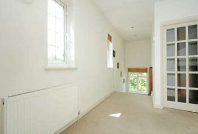  Image of 3 bedroom Flat for sale in North Approach Northwood HA6 at North Approach  Moor Park, HA6 2JH