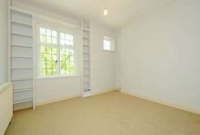  Image of 3 bedroom Flat for sale in North Approach Northwood HA6 at North Approach  Moor Park, HA6 2JH