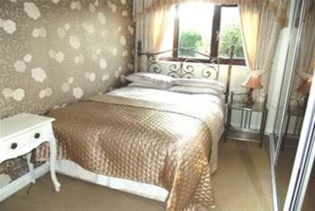  Image of 3 bedroom Detached house to rent in Greenbank Close London E4 at London, E4 6TT