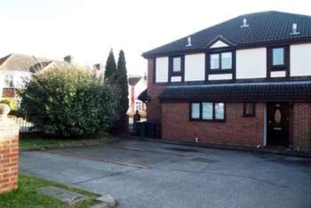  Image of 3 bedroom Detached house to rent in Greenbank Close London E4 at London, E4 6TT