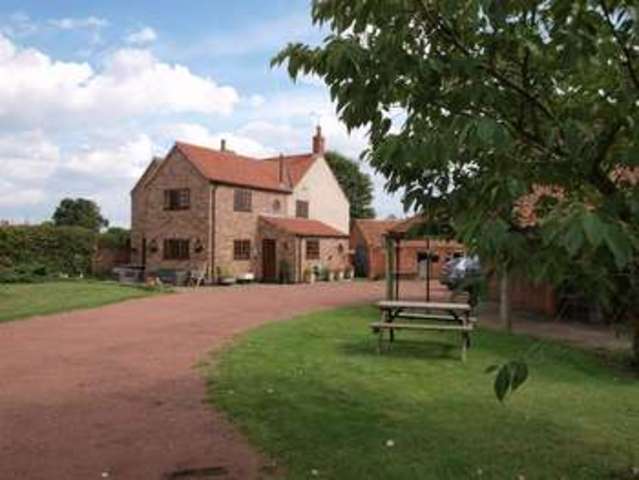 Image of 5 bedroom Detached house for sale in North Road Sutton-on-Trent Newark NG23 at North Road Sutton-on-Trent Newark, NG23 6PW