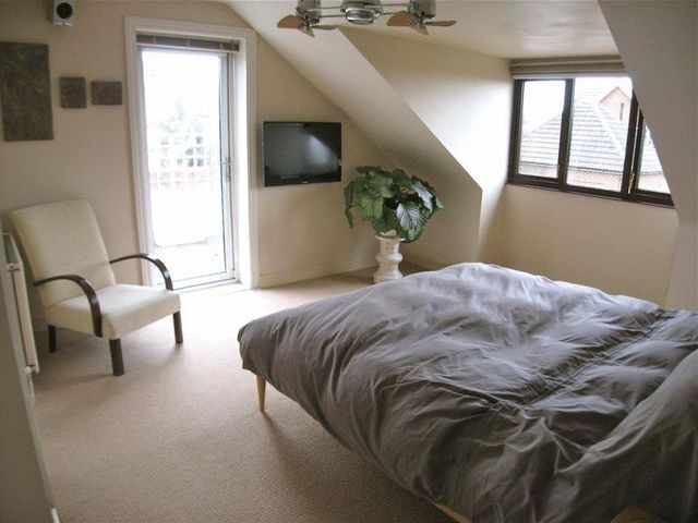  Image of 4 bedroom Detached house for sale in Northfield Avenue Radcliffe-on-Trent Nottingham NG12 at Northfield Avenue Radcliffe-on-Trent Nottingham, NG12 2HX