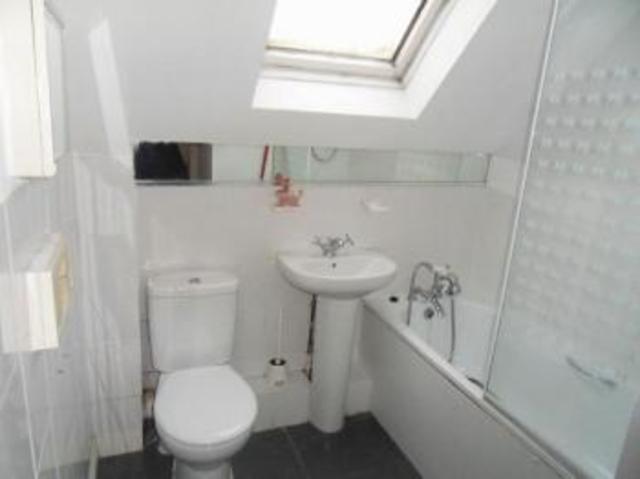  Image of Property to rent in Northwick Avenue Harrow HA3 at Northwick Avenue  Harrow, HA3 0AT