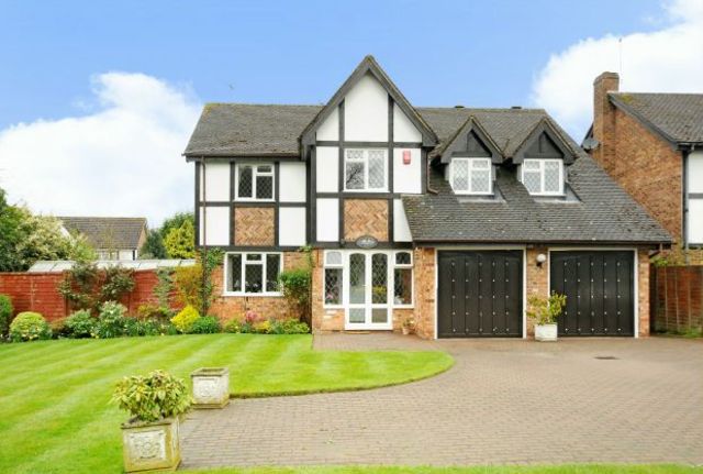  Image of 4 bedroom Detached house for sale in Ducks Hill Road Northwood HA6 at Northwood, HA6 2SR