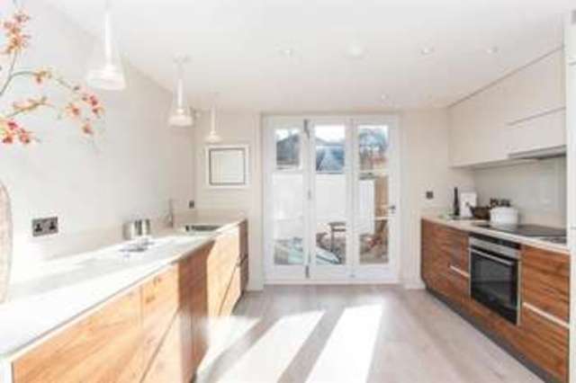  Image of 2 bedroom Flat for sale in Notting Hill Gate London W11 at Notting Hill London Notting Hill Gate, W11 3LB