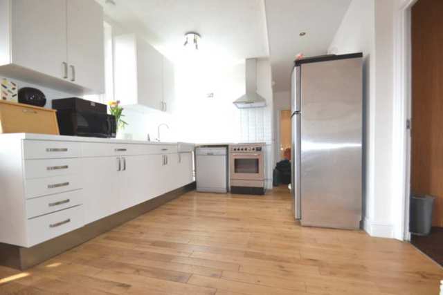  Image of 1 bedroom House Share to rent in Clarendon Road London W11 at Clarendon Road  London, W11 4JH