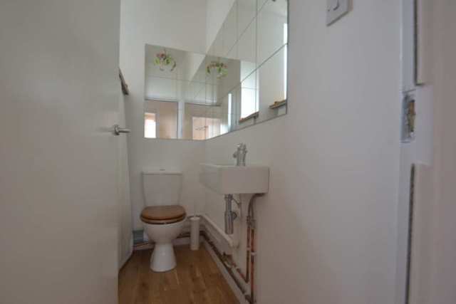  Image of 1 bedroom House Share to rent in Clarendon Road London W11 at Clarendon Road  London, W11 4JH