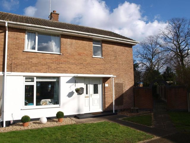  Image of 3 bedroom Semi-Detached house for sale in Oak Avenue Farndon Newark NG24 at Oak Avenue Farndon Newark, NG24 3TQ