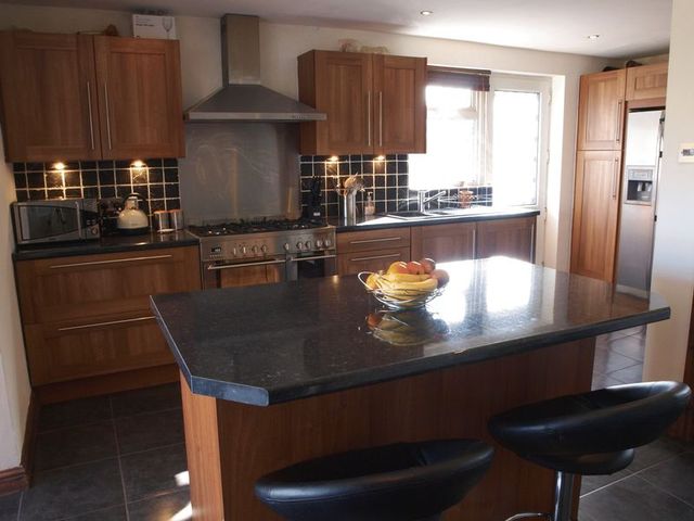  Image of 3 bedroom Semi-Detached house for sale in Oak Avenue Farndon Newark NG24 at Oak Avenue Farndon Newark, NG24 3TQ