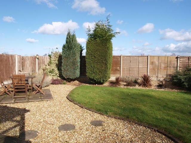  Image of 3 bedroom Semi-Detached house for sale in Oak Avenue Farndon Newark NG24 at Oak Avenue Farndon Newark, NG24 3TQ