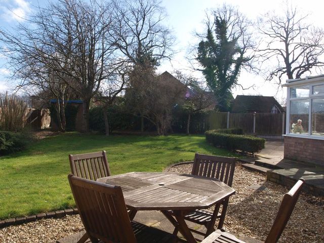  Image of 3 bedroom Semi-Detached house for sale in Oak Avenue Farndon Newark NG24 at Oak Avenue Farndon Newark, NG24 3TQ