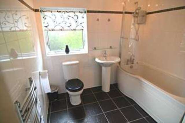  Image of 3 bedroom Semi-Detached house for sale in Oak Avenue Newton-Le-Willows WA12 at Oak Avenue  Newton Le Willows, WA12 8LL
