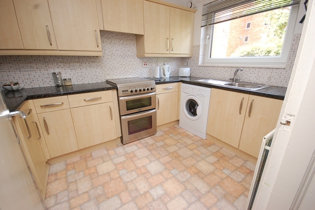  Image of 3 bedroom Terraced house to rent in Oakfield Place Edinburgh EH8 at Pleasance Edinburgh Edinburgh, EH8 9TD