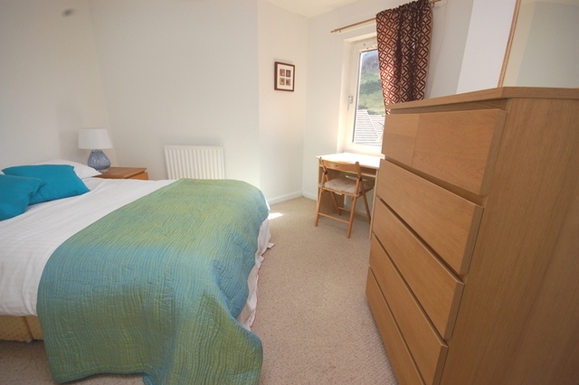  Image of 3 bedroom Terraced house to rent in Oakfield Place Edinburgh EH8 at Pleasance Edinburgh Edinburgh, EH8 9TD