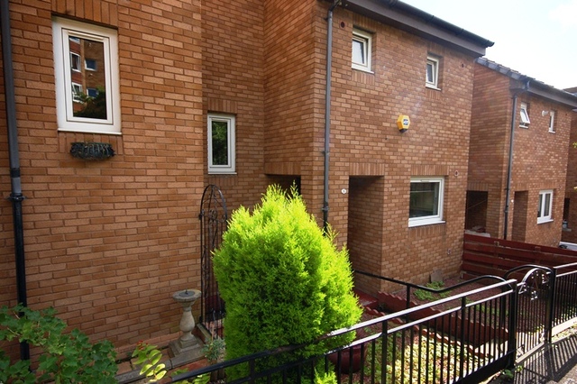  Image of 3 bedroom Terraced house to rent in Oakfield Place Edinburgh EH8 at Pleasance Edinburgh Edinburgh, EH8 9TD
