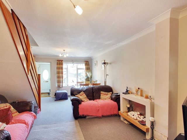  Image of 2 bedroom Semi-Detached house for sale in Oakfields Worth Crawley RH10 at Oakfields Worth Crawley, RH10 7FN
