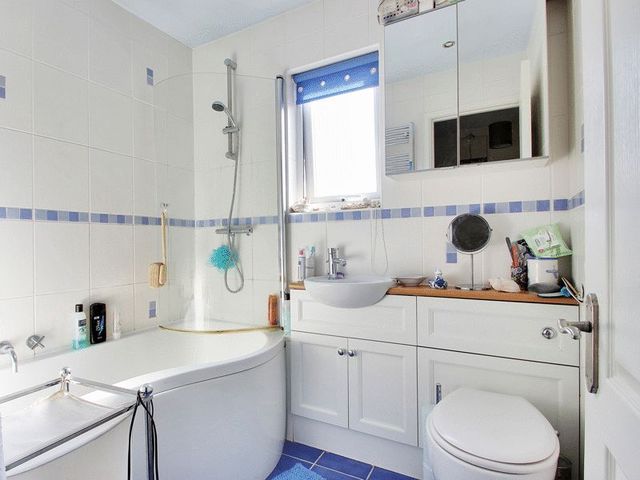  Image of 2 bedroom Semi-Detached house for sale in Oakfields Worth Crawley RH10 at Oakfields Worth Crawley, RH10 7FN