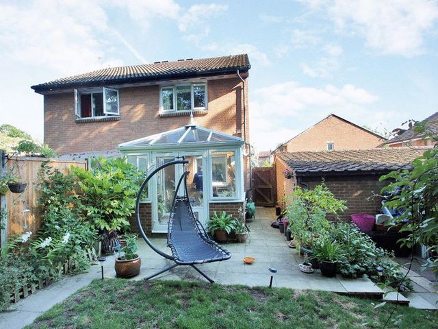  Image of 2 bedroom Semi-Detached house for sale in Oakfields Worth Crawley RH10 at Oakfields Worth Crawley, RH10 7FN