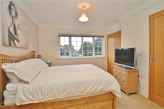  Image of 2 bedroom Apartment for sale in Wilson Way Horsell Woking GU21 at Horsell Surrey Horsell, GU21 4QW