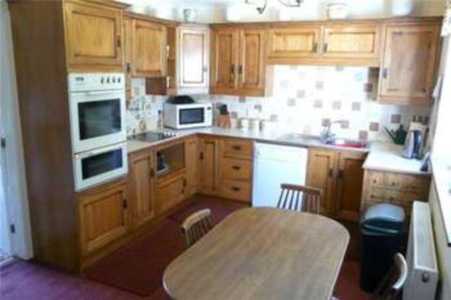  Image of 4 bedroom Detached house for sale in Oakleigh Grove Clayton Bradford BD14 at Clayton Bradford Clayton, BD14 6QF