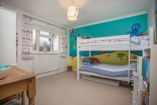  Image of 3 bedroom Detached house for sale in Oakmeadow Close Emsworth PO10 at Oakmeadow Close  Emsworth, PO10 7RL