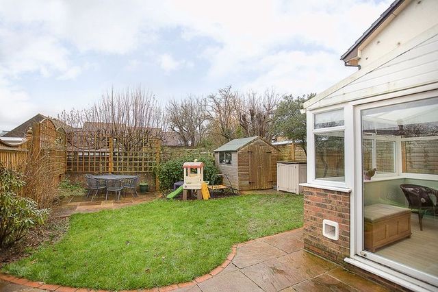  Image of 3 bedroom Detached house for sale in Oakmeadow Close Emsworth PO10 at Oakmeadow Close  Emsworth, PO10 7RL