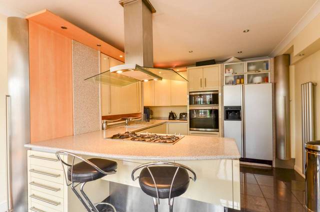  Image of 4 bedroom Detached house for sale in Oakwood Avenue Beckenham BR3 at Oakwood Avenue  Beckenham, BR3 6PJ