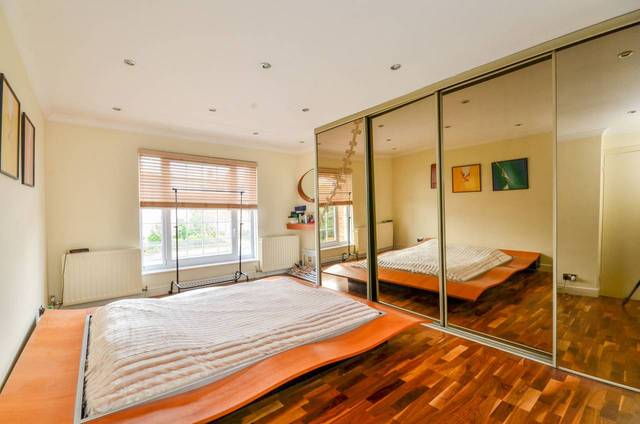  Image of 4 bedroom Detached house for sale in Oakwood Avenue Beckenham BR3 at Oakwood Avenue  Beckenham, BR3 6PJ