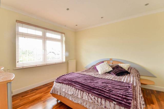  Image of 4 bedroom Detached house for sale in Oakwood Avenue Beckenham BR3 at Oakwood Avenue  Beckenham, BR3 6PJ