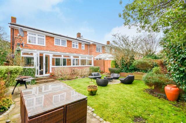  Image of 4 bedroom Detached house for sale in Oakwood Avenue Beckenham BR3 at Oakwood Avenue  Beckenham, BR3 6PJ