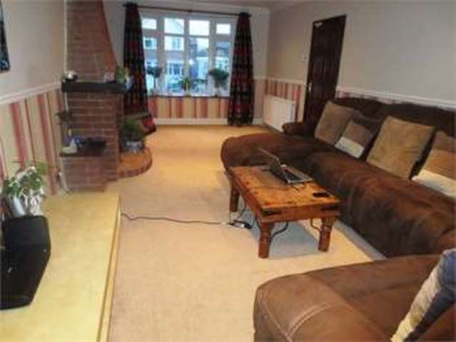  Image of 4 bedroom Detached house for sale in Oakwood Close Benfleet SS7 at Oakwood Close Benfleet South Benfleet, SS7 5SB