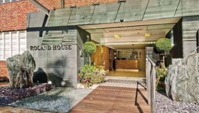  Image of 2 bedroom Apartment to rent in Old Brompton Road London SW7 at Old Brompton Road Knightsbridge London, SW7 3RU