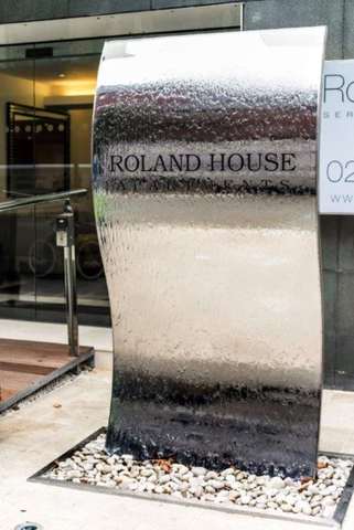  Image of 2 bedroom Apartment to rent in Old Brompton Road London SW7 at Old Brompton Road Knightsbridge London, SW7 3RU