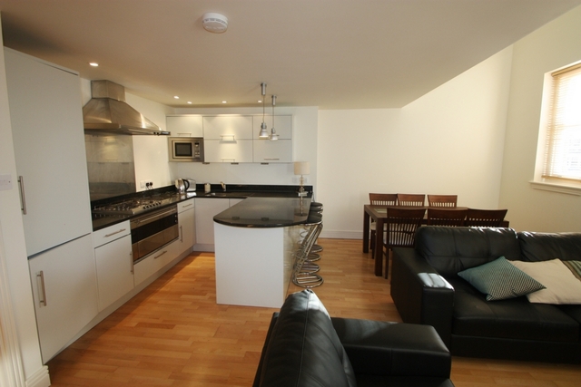  Image of 2 bedroom Flat for sale in Old Station Way London SW4 at Voltaire Road  London, SW4 6DA