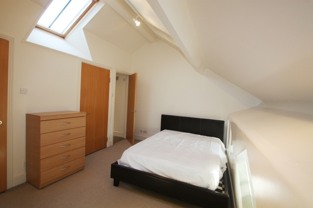  Image of 2 bedroom Flat for sale in Old Station Way London SW4 at Voltaire Road  London, SW4 6DA