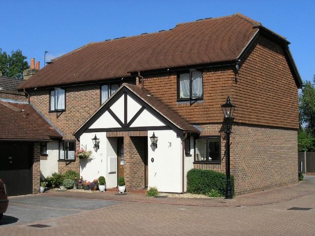  Image of 2 bedroom Retirement Property for sale in Onslow Mews St. Anns Road Chertsey KT16 at St Anns Road  Chertsey, KT16 9HQ