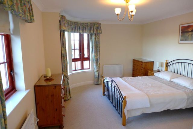  Image of 3 bedroom Flat to rent in Orchard Brae Avenue Edinburgh EH4 at Comely Bank Edinburgh Edinburgh, EH4 2GA