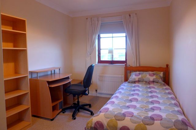  Image of 3 bedroom Flat to rent in Orchard Brae Avenue Edinburgh EH4 at Comely Bank Edinburgh Edinburgh, EH4 2GA
