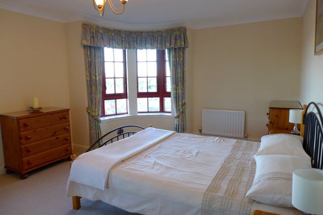  Image of 3 bedroom Flat to rent in Orchard Brae Avenue Edinburgh EH4 at Comely Bank Edinburgh Edinburgh, EH4 2GA