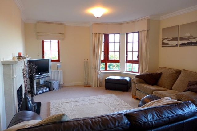  Image of 3 bedroom Flat to rent in Orchard Brae Avenue Edinburgh EH4 at Comely Bank Edinburgh Edinburgh, EH4 2GA
