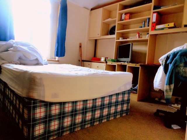  Image of 7 bedroom Detached house to rent in Orchard Drive Cowley Uxbridge UB8 at Orchard Drive  Uxbridge, UB8 3AE