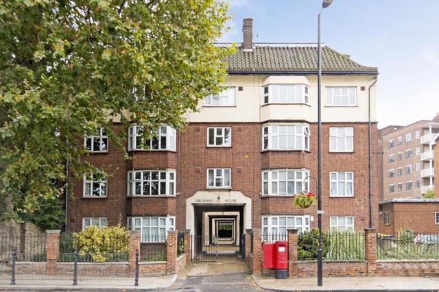  Image of 2 bedroom Flat for sale in Lower Road London SE16 at Orchard House Lower Road Surrey Quays, SE16 2XF
