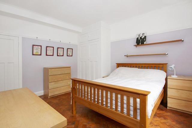  Image of 2 bedroom Flat for sale in Lower Road London SE16 at Orchard House Lower Road Surrey Quays, SE16 2XF