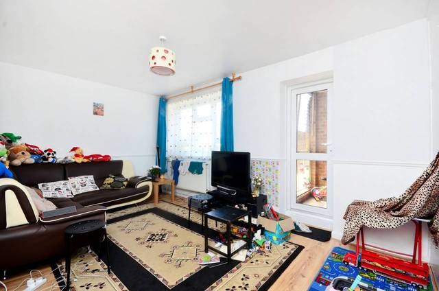 Image of 2 bedroom Flat for sale in Broad Common Estate Osbaldeston Road London N16 at Osbaldeston Road  Stamford Hill, N16 6NB