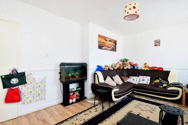  Image of 2 bedroom Flat for sale in Broad Common Estate Osbaldeston Road London N16 at Osbaldeston Road  Stamford Hill, N16 6NB