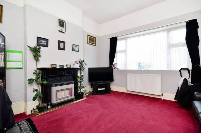  Image of 5 bedroom Detached house for sale in Osbaldeston Road London N16 at Osbaldeston Road  Stoke Newington, N16 7DJ