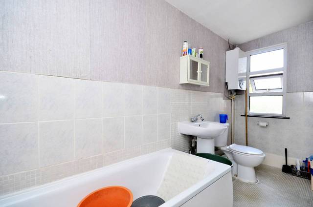  Image of 5 bedroom Detached house for sale in Osbaldeston Road London N16 at Osbaldeston Road  Stoke Newington, N16 7DJ