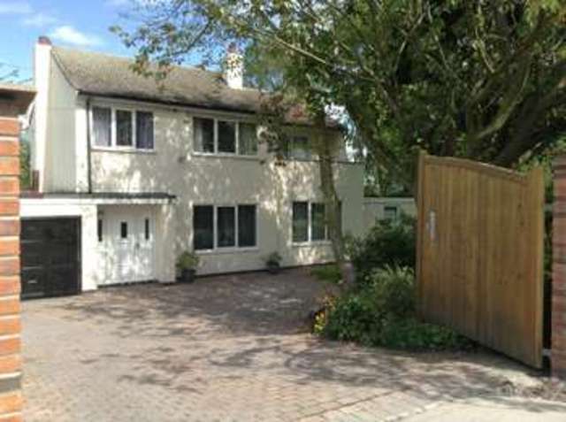  Image of 4 bedroom Detached house for sale in Ouse Bank Selby YO8 at Selby North Yorkshire, YO8 5AY